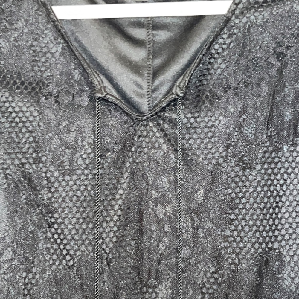 Beautiful Lace Top - Picture 5 of 8